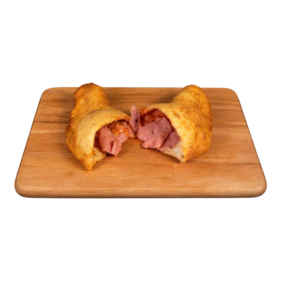 Panzerotti sốt cà chua, thịt nguội và mozzarella